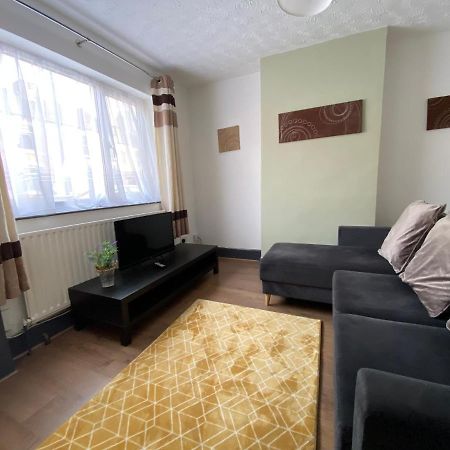 فيلا Winstanley House ويلينغبوره المظهر الخارجي الصورة